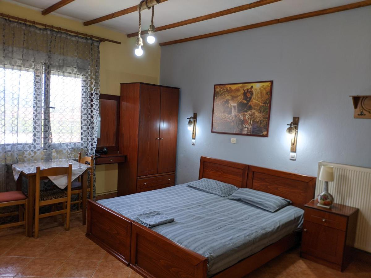 Alexandros Guesthouse Órma Esterno foto