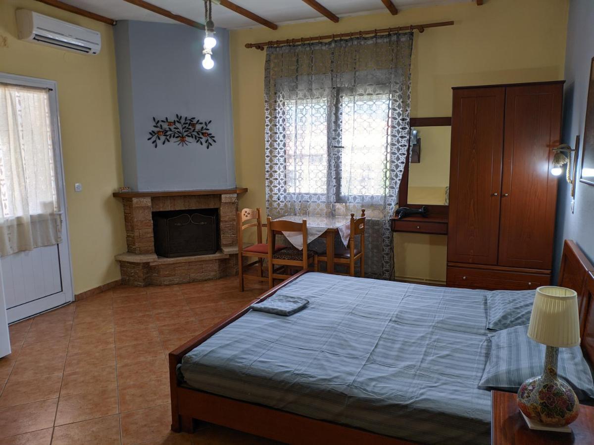 Alexandros Guesthouse Órma Esterno foto