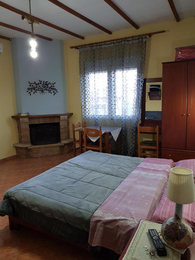 Alexandros Guesthouse Órma Esterno foto