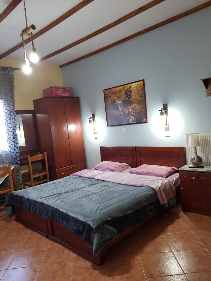 Alexandros Guesthouse Órma Esterno foto