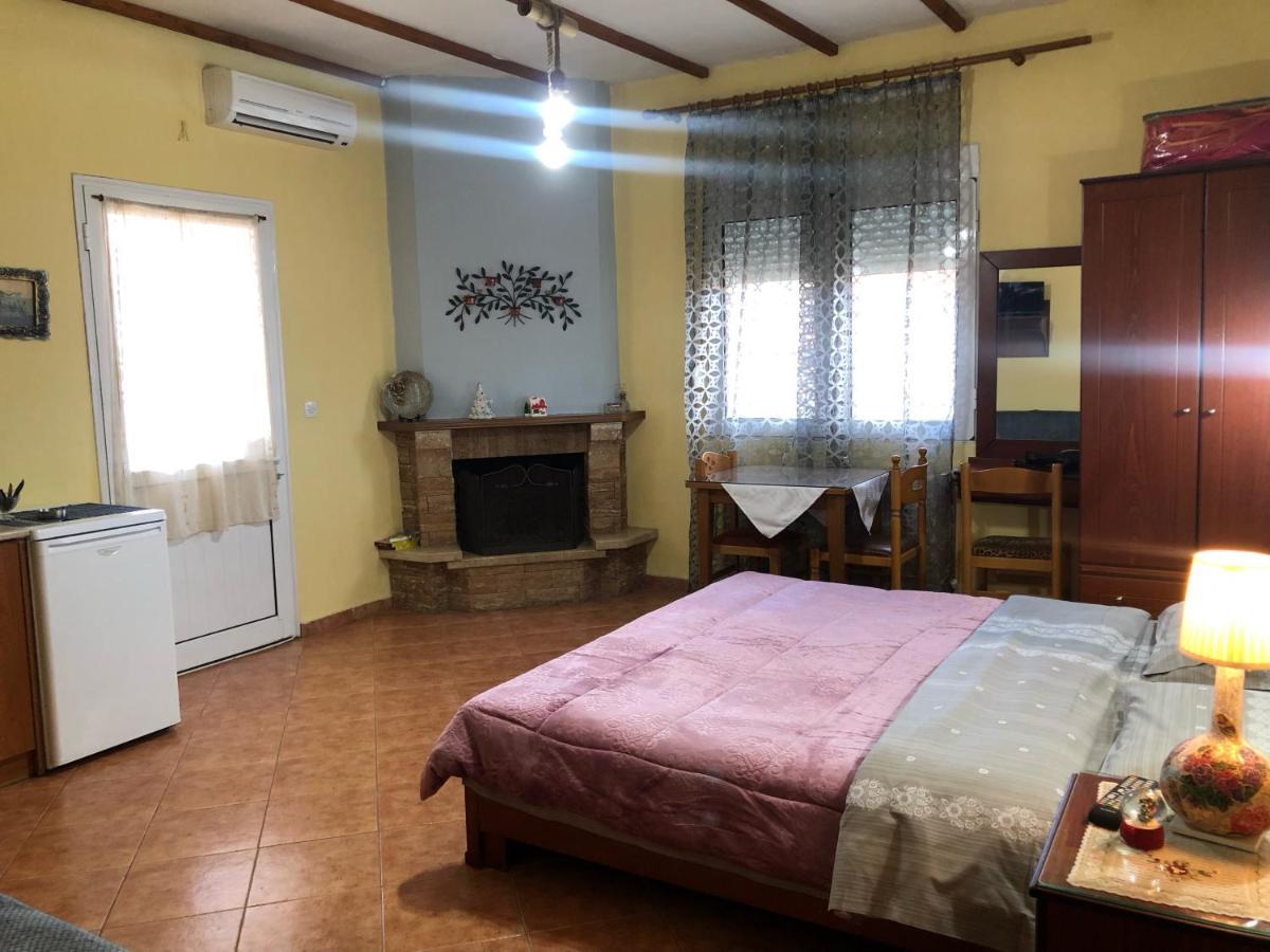 Alexandros Guesthouse Órma Esterno foto