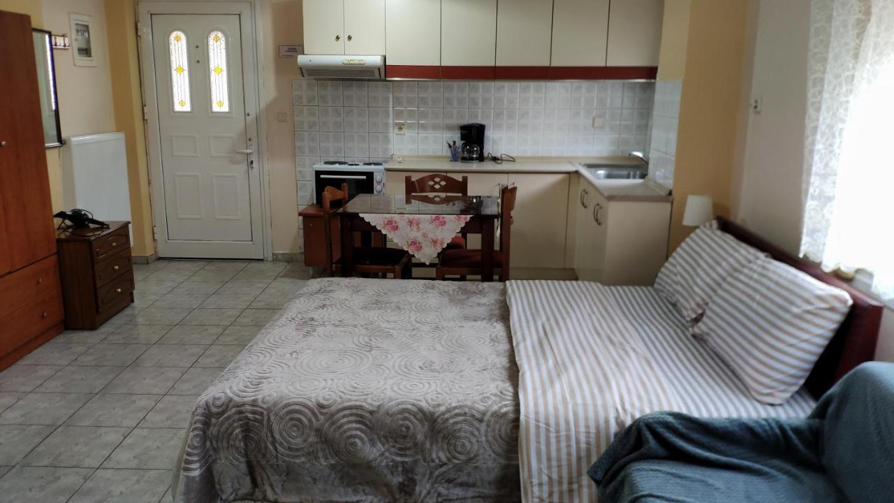 Alexandros Guesthouse Órma Esterno foto